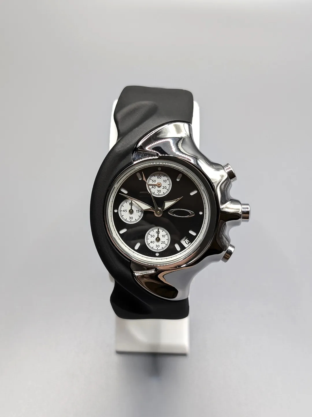Oakley Detonator Retro Watch – Classic Timepiece