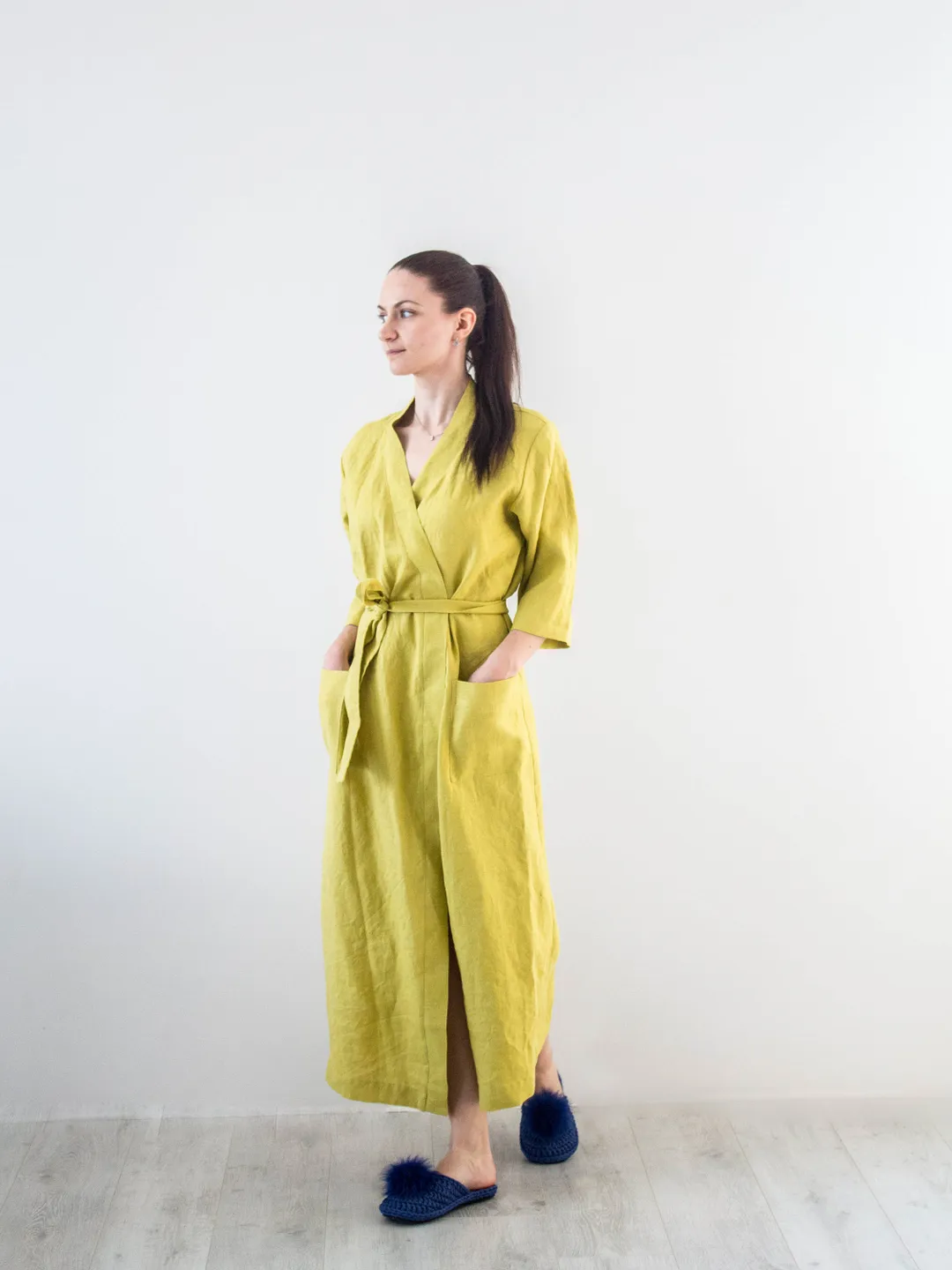 In Robe fully embroidered in silk robe kimono coat