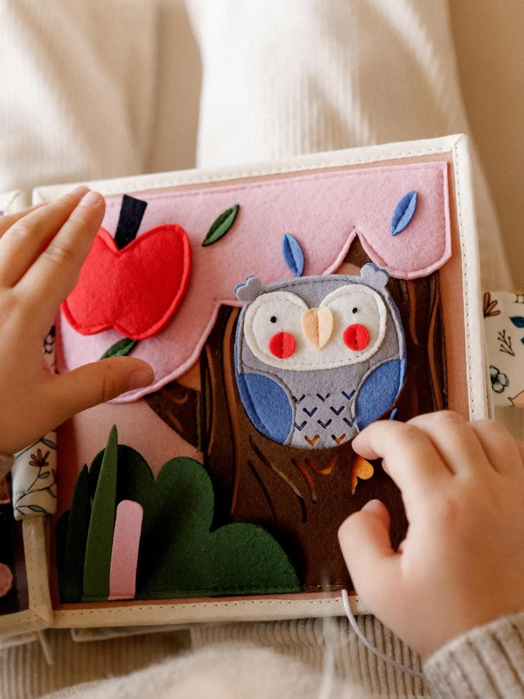 Quiet Book for Girls Age 1-3, Felt Activity Book with Forest Animals, Birthday Gift Toddler, Handmade Montessori Toy for Kids, Kinderkrama