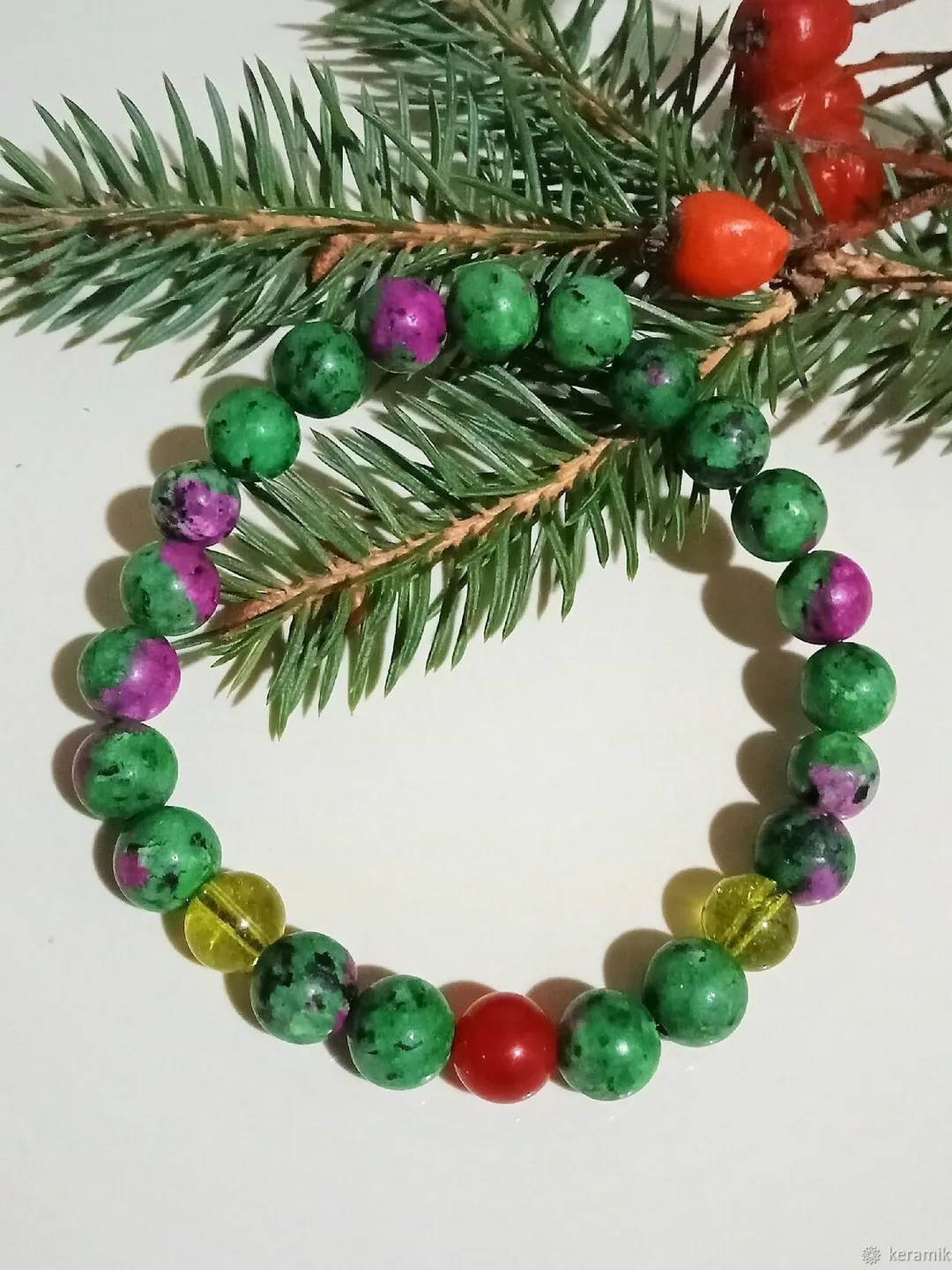 Green Red Beads Bracelet Stretch Cord Soothing Christmas Gift Girl Woman beaded bracelet peridot, cyonite - substitute, natural red agate