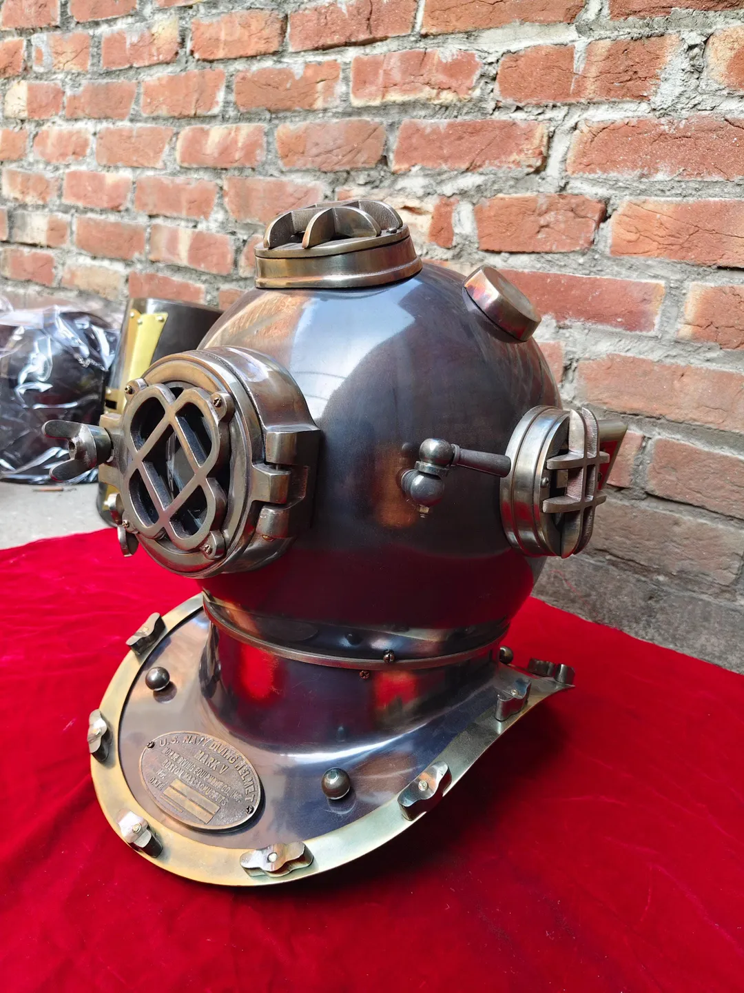 Vintage-Style Miniature Diving Helmet | Nautical Décor | Solid