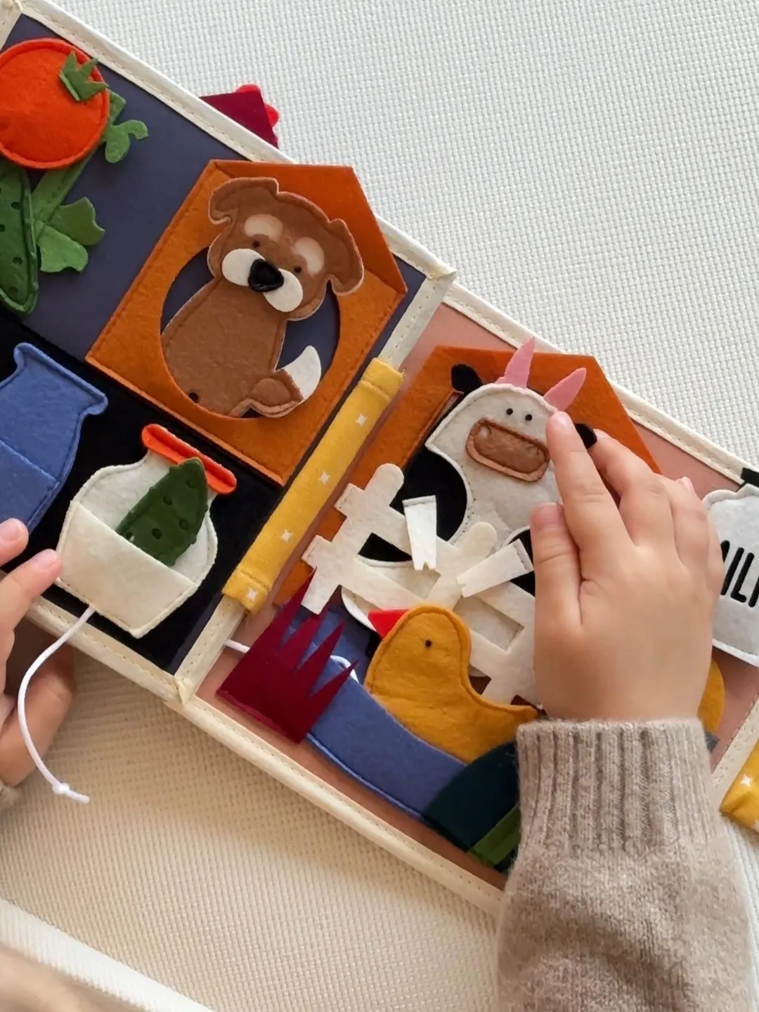 farm quiet book, felt ativity book for toddler, quiet busy book montessori toy, kinderkrama