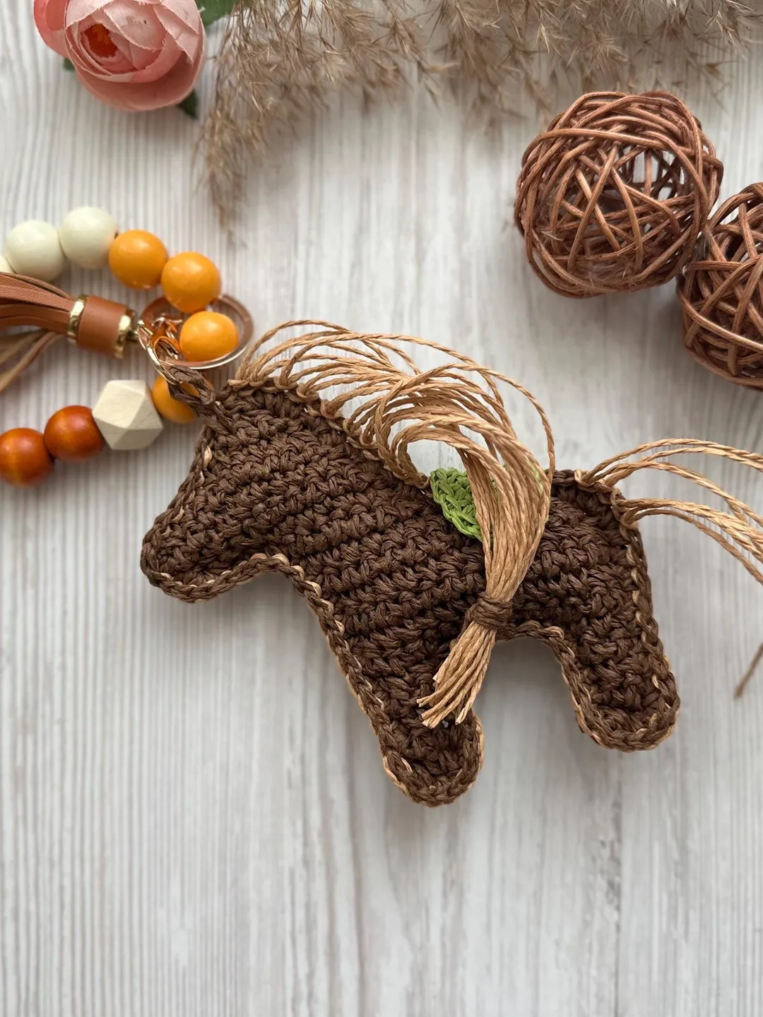 Beaded horse Keychain with Metal Chain – Stylish Bag or Key Accessory, crochet pony