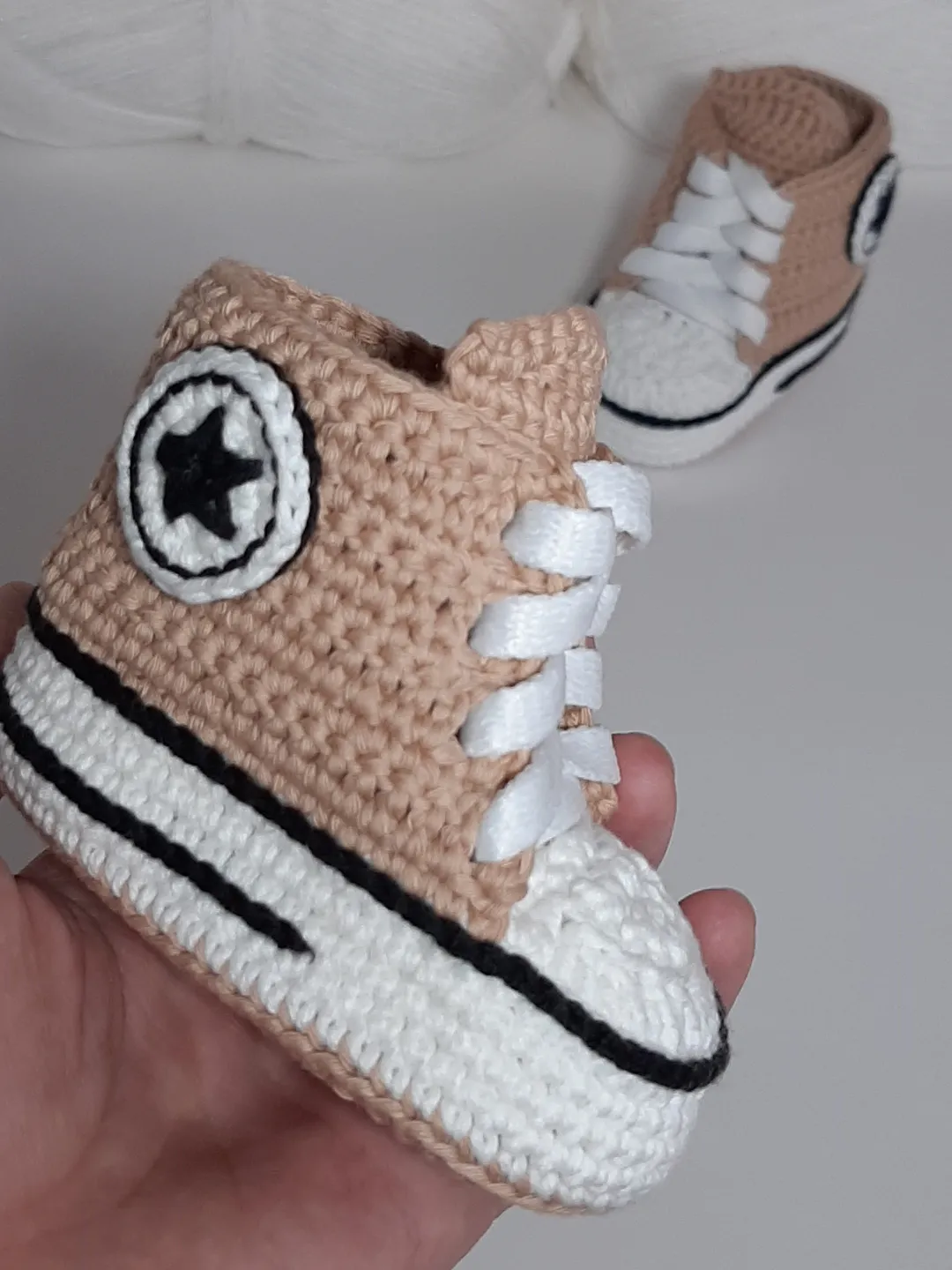 Crochet baby booties for boy or girl, neutral newborn slippers first shoes, expecting mom gift, newborn gift