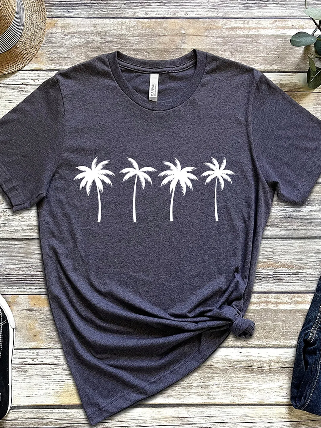 Vacation T-Shirt: Palm Tree Design - Casual Summer Style