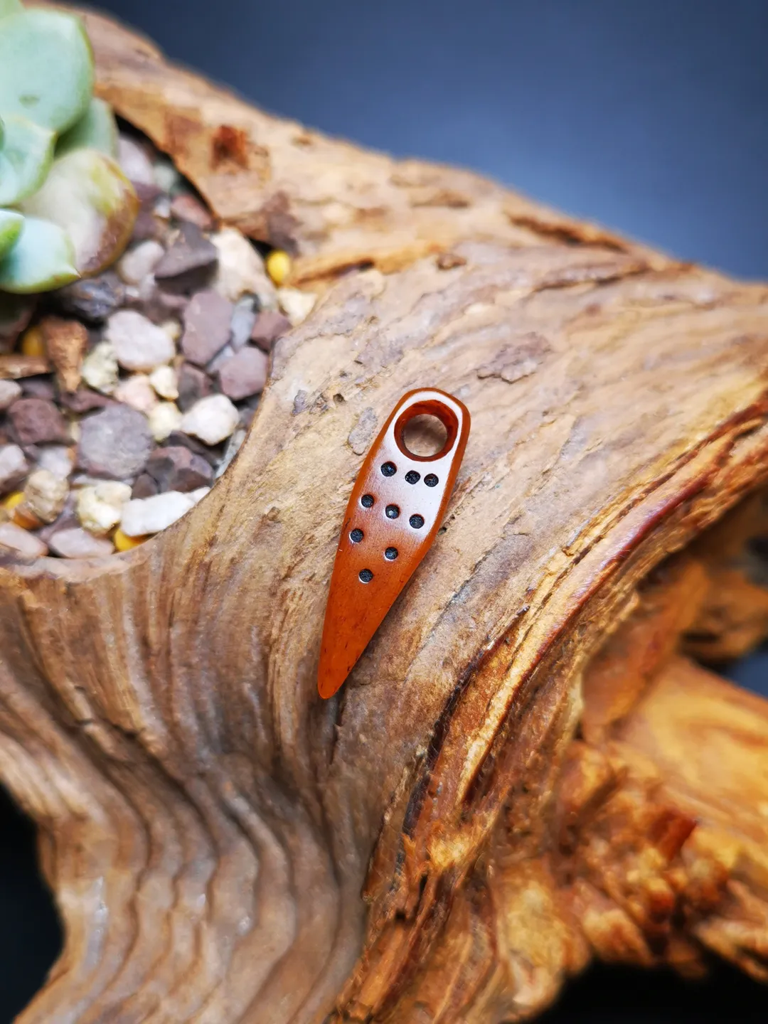 Gandhanra Tibetan Bone Carved Amulet Kila(Dorje Phurba), Hand-Carved Bead Counter Click Pendant for Mala,Prayer Beads