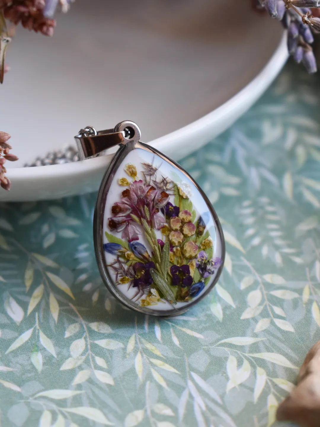 Pressed flowers Necklace. Real flower necklace. Botanical flower necklace.