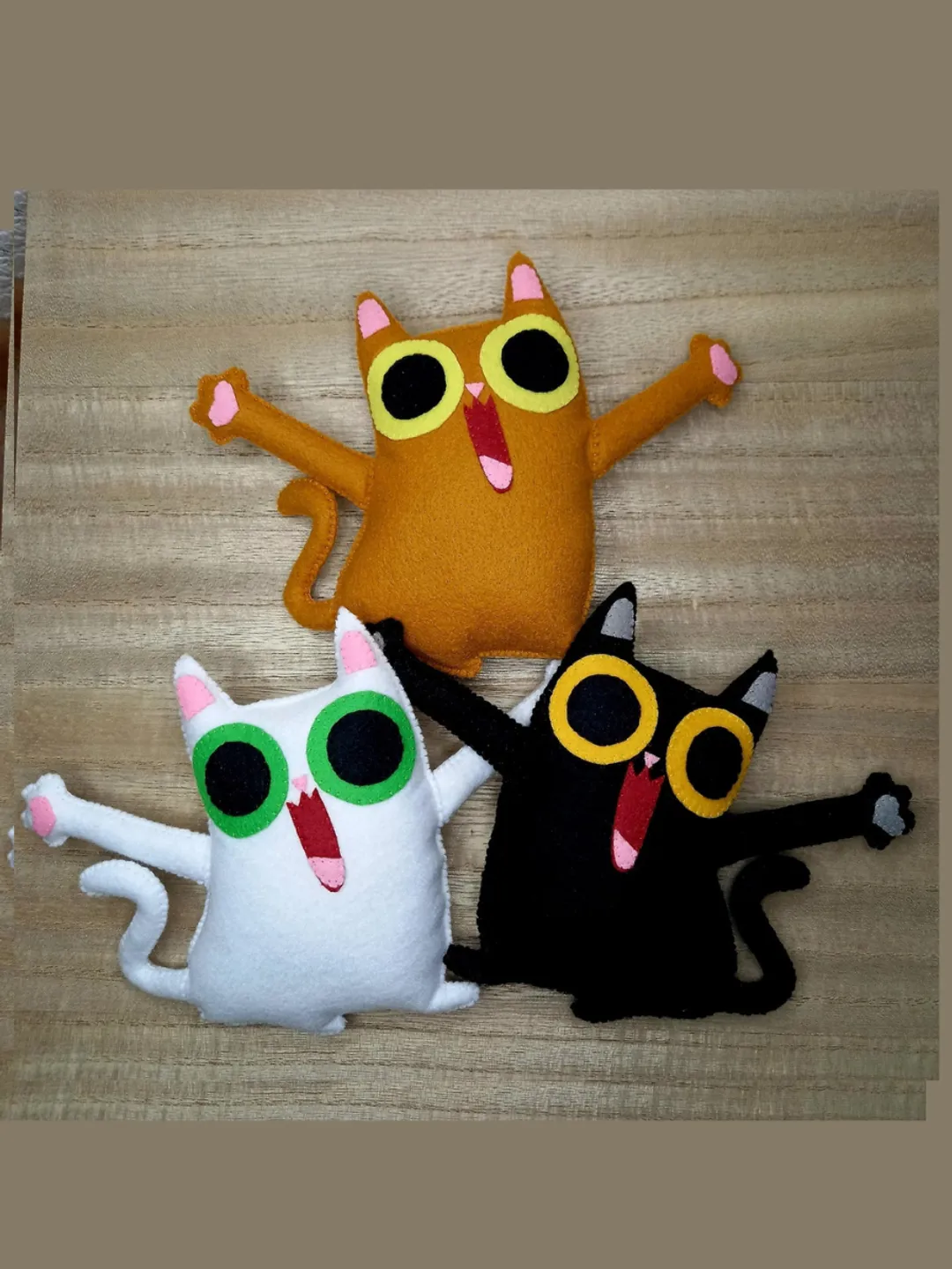 Peekaboo cat Stuffed animals Stuffed animals Cat Kitten playing Game of ku ku White cat Cat felt Peek-a-boo Cat