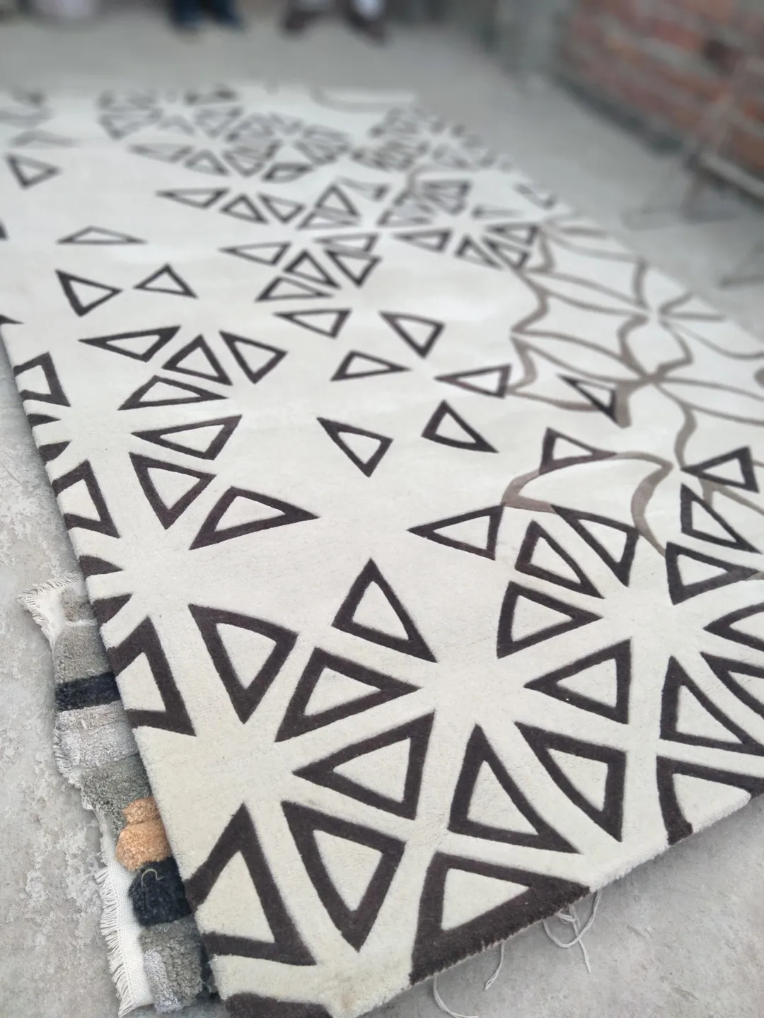Handmade Tufted Wool Area Rug Modern Geometric Carpet