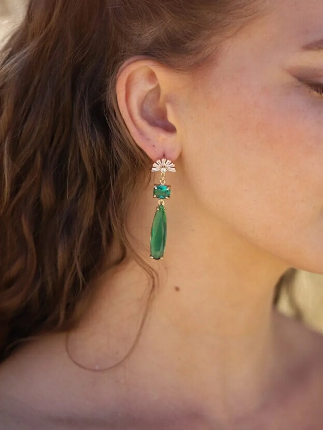 Fan Art Deco Bridal Earrings For Brides, Emerald Green Vintage Gold 24K Wedding Earrings, Boho Bridal Earrings, Statement Wedding Jewelry