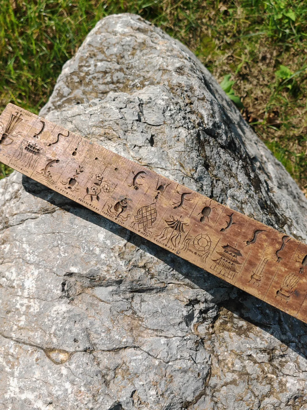 Gandhanra Antique Tibetan Buddhist Zanpar Wooden Mold Stick,Dharma Ritual Plate,Intricately Carved Esoteric Ritual Objects and protectors