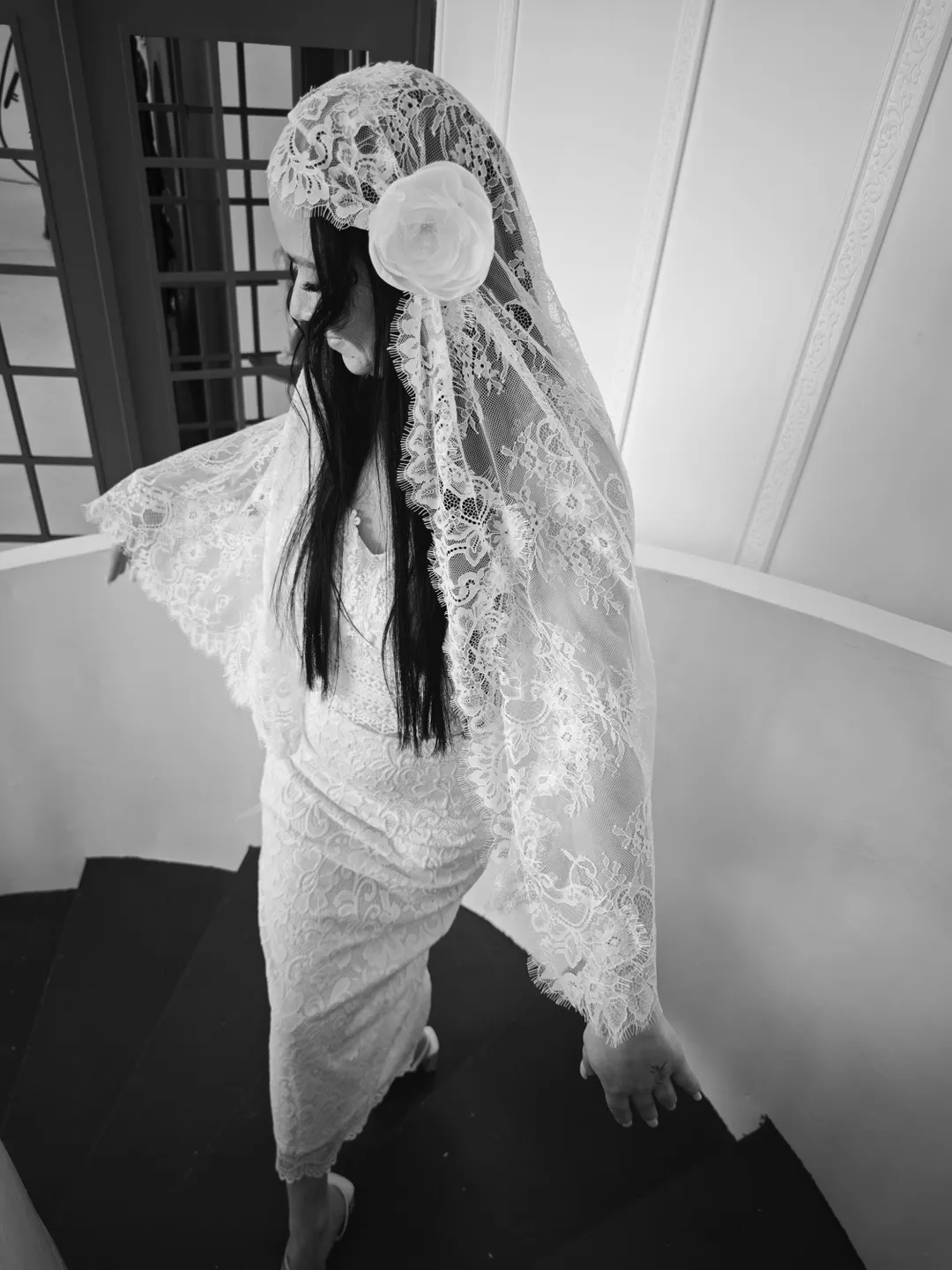 Vintage 1960-70\'s Juliet Bridal Ivory Lace Bow Veil Headpiece Romance Cathedral Vintage Juliette Veil Ivory Cap - Etsy main image 2