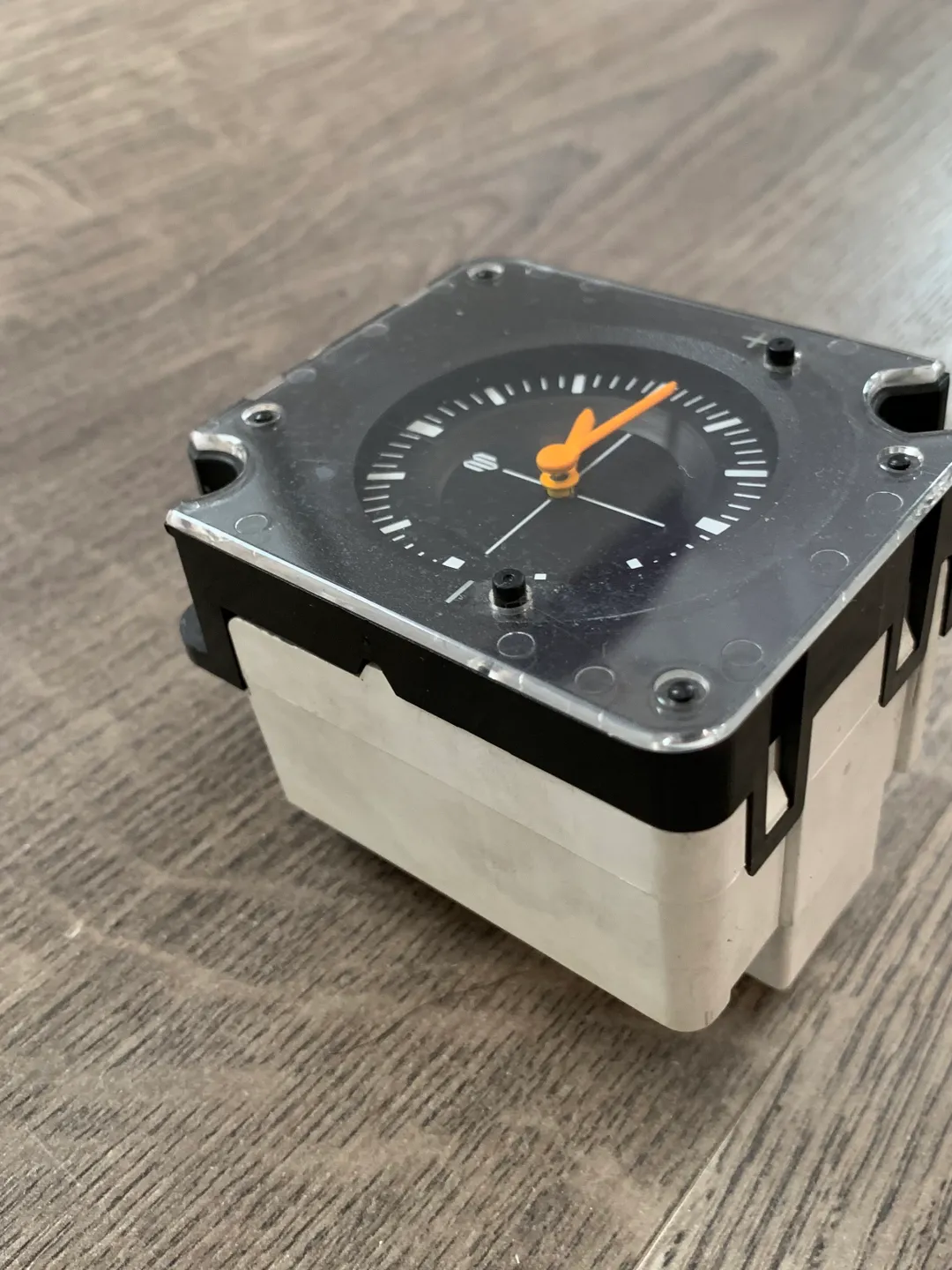 Watch clock time for Toyota Land Cruiser Prado 90 series console