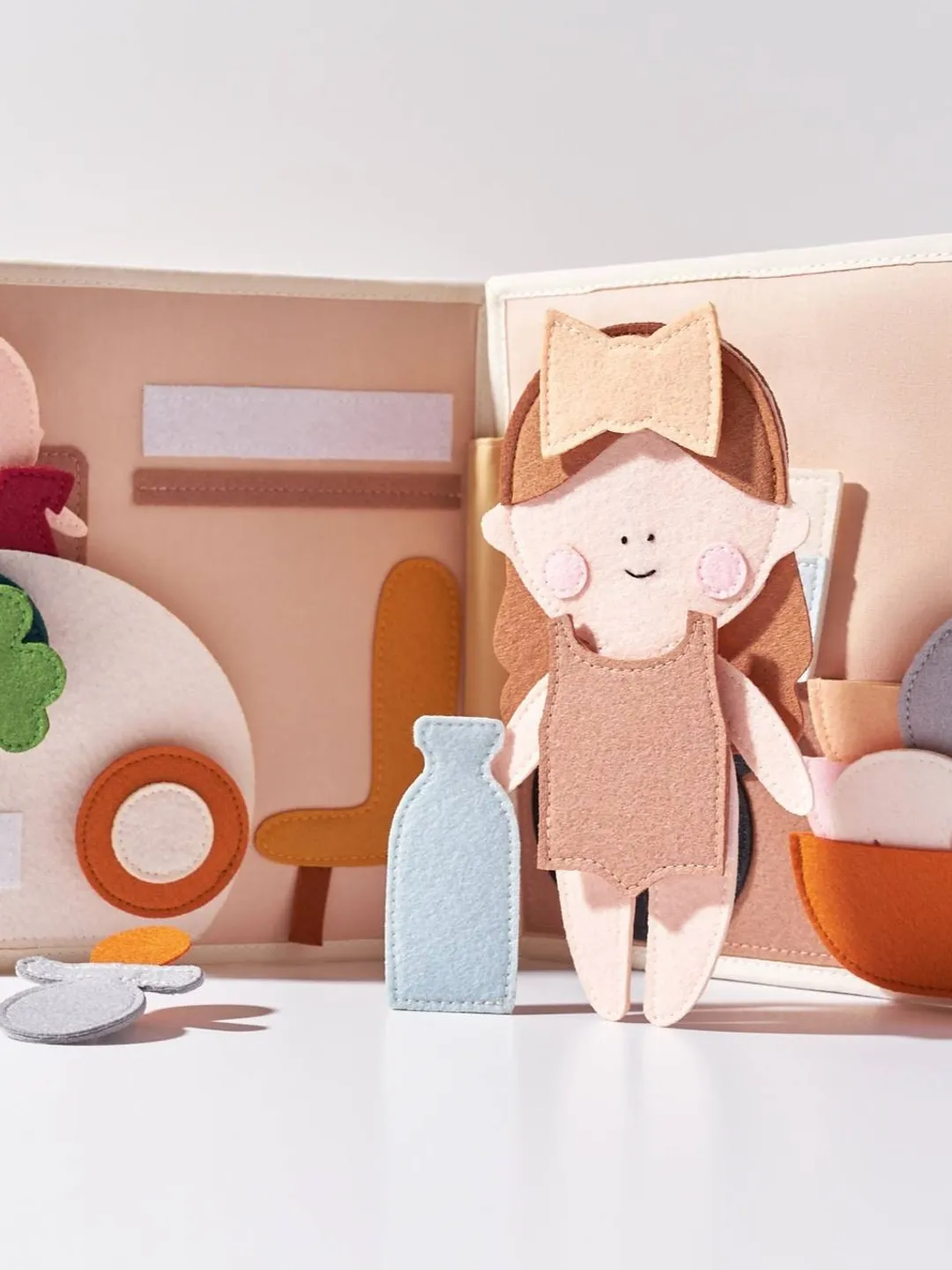 dollhouse felt book 8 pages, felt dollhouse quiet book toddler, gifts for kids, kinderkrama