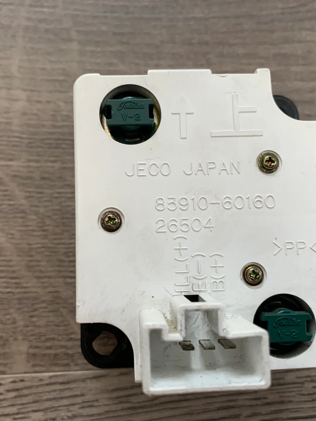 Watch clock time for Toyota Land Cruiser Prado 90 series console