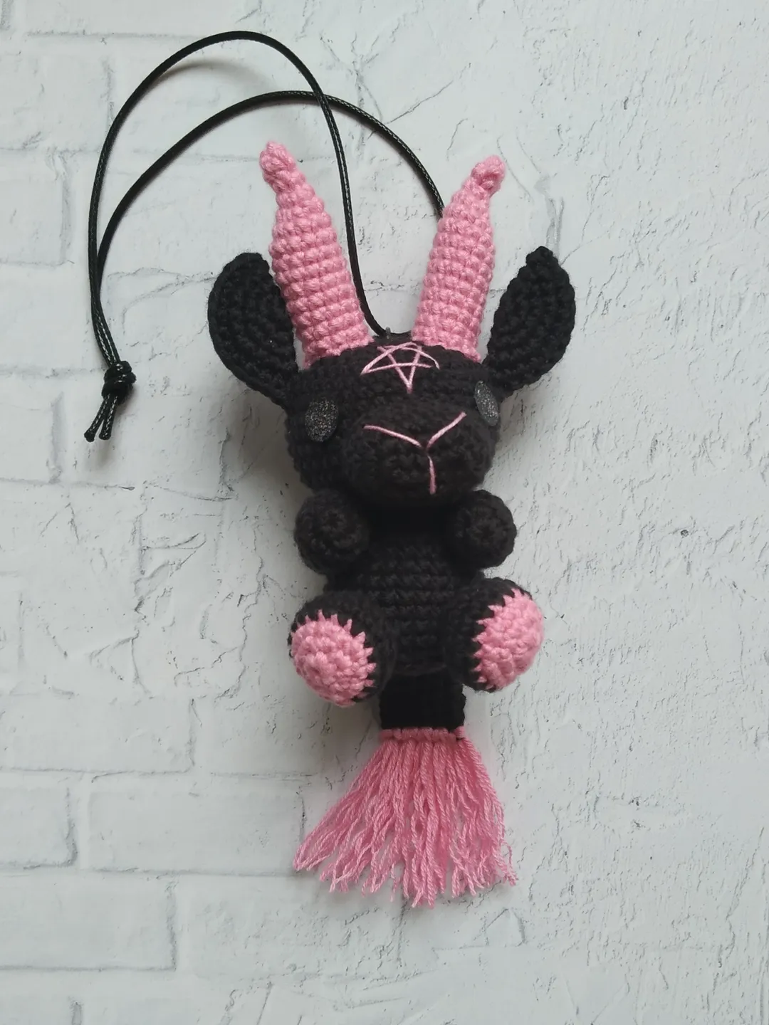 Baphomet crochet plushie car charm, gothic car accessories, hanging plush, creepy car decor, rear view mirror accessories, car interior, goth car, horror car decor, weird sharm, baphomet amigurumi