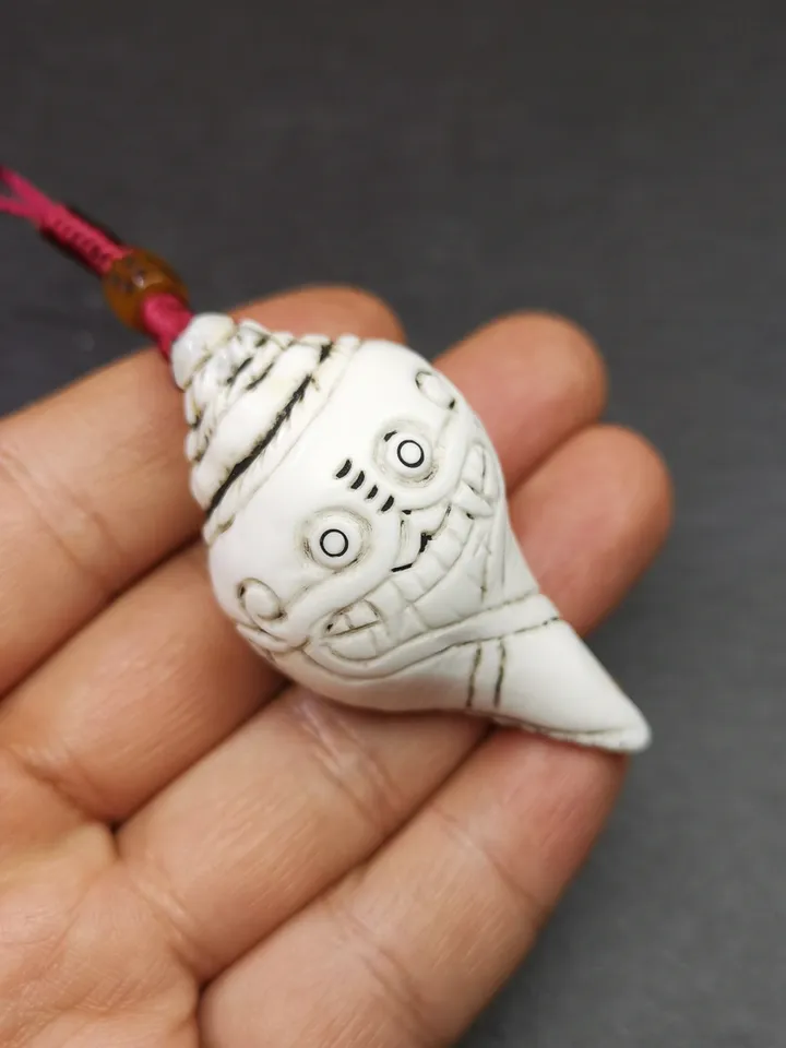Gandhanra Tibetan Buddhism Amulet,Hand Carved White Conch Shell Shankha with Skull Citipati Symbol,Tibetan Ritual Implement - 2.28" × 1.18"