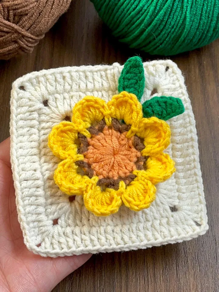Sunflower Granny Square Crochet Pattern PDF, 3D Floral Afghan Block, DIY Blanket Motif, Handmade Crochet Square, Instant Download Pattern