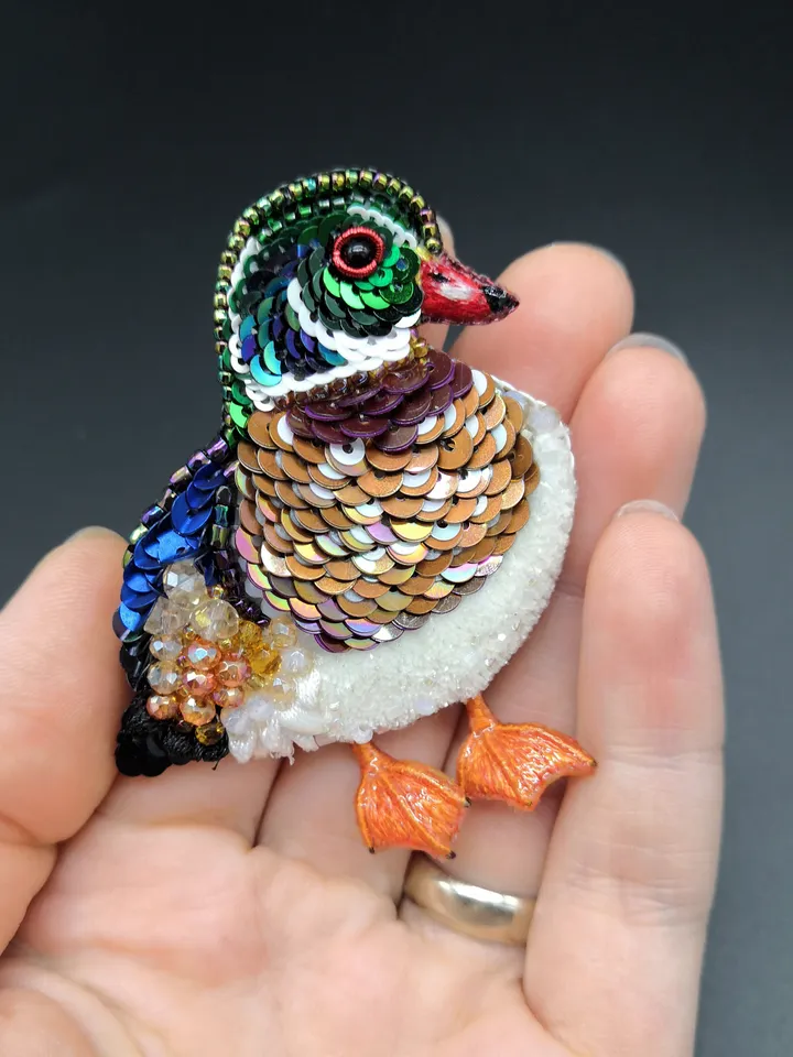 Duck brooch made of beads