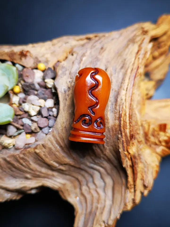 Gandhanra Tibetan Amulet,Yak Bone Carved Skull Sītavana Pendant, Hand-carved Skull Pendant for Prayer Bead/Necklace