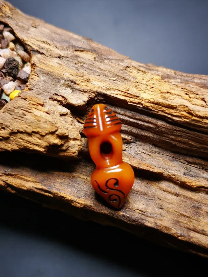 Gandhanra Tibetan Amulet,Yak Bone Carved Stupa Pendant, Hand-carved Phurba Pendant for Prayer Bead/Necklace
