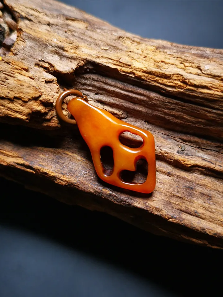 Gandhanra Tibetan Yak Bone Carved Amulet,Ghost Skull Pendant