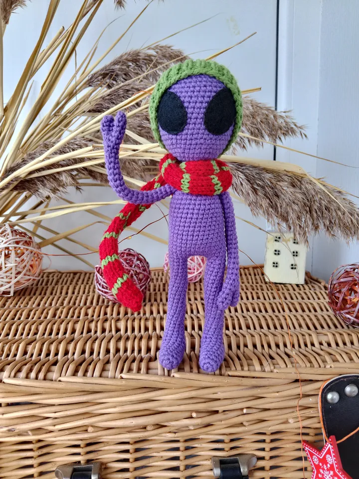 Purple alien doll, Alien Shaped Plush Toy, Soft Cartoon Stuffed Doll For friends. Christmas gift.