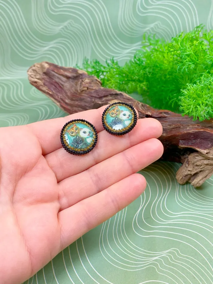 Handmade stud earrings. Earrings with images of cats.