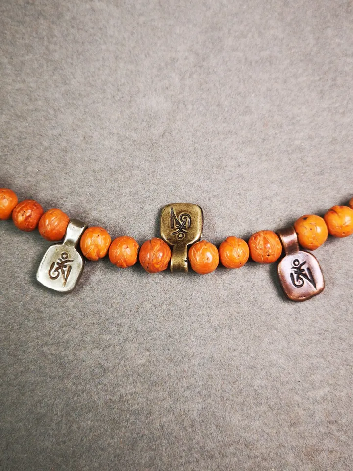 Gandhanra Handmade Buddhist Mala Counter Clip,Bum Counter Clip for Prayer Beads,Om Letter,Mala Accessories