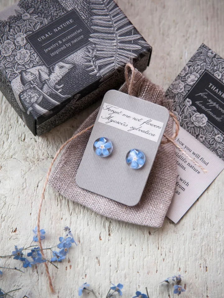 Forget-me-not stud earrings with real flowers