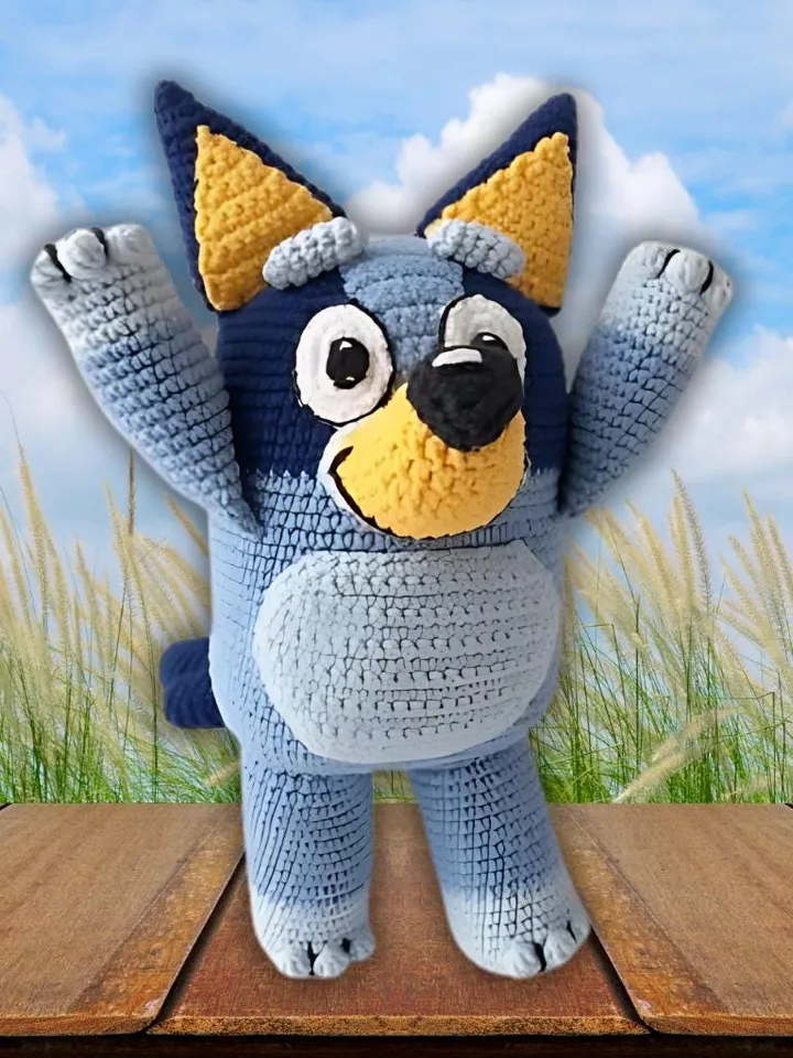 Blue Heeler dog, crochet pattern English and German, Bluey Crochet Pattern, Blue Dog Crochet Pattern.
