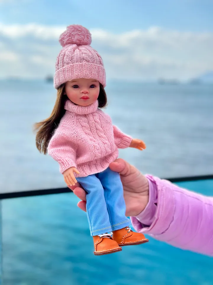 Set sweater & Hat with ponpon Paola Reina KNIT PATTERN and tutorial for Boneka 12-13 inch doll, Ruby Red Siblies, Les Cheries 32 cm PDF eng