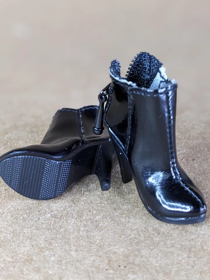 Black boots for Integrity Toys fashion female dolls (Color Infusion)