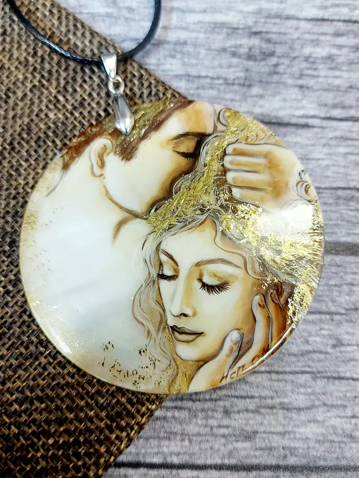 Pearl pendant necklace: Couple in passion love • Elegant handmade jewelry for girlfriend • Delicate hand painted pendant for girl in love
