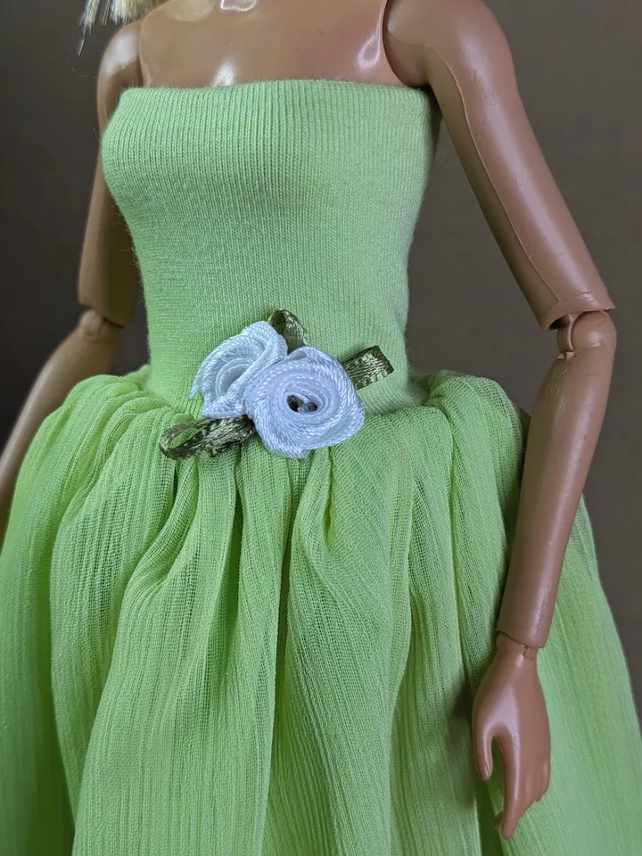 Handmade green maxi dress for 1/6 scale female dolls