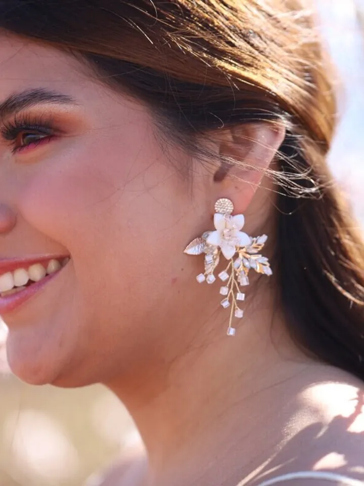 Champagne Gold Boho Wedding Earrings Delicate Porcelain Flowers Wedding Earrings Floral Bridal Jewelry Chandelier Statement Wedding Earrings
