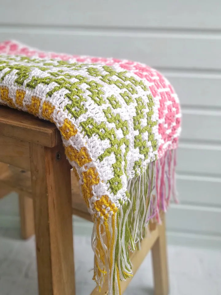 Crochet Floral Blanket Pattern with Overlay Mosaic Technique