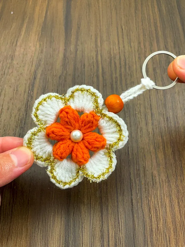 3D Crochet Puffy Flower Keychain Pattern, Amigurumi Floral Key Ring PDF, Handmade Crochet Keychain DIY, Instant Download Crochet Pattern