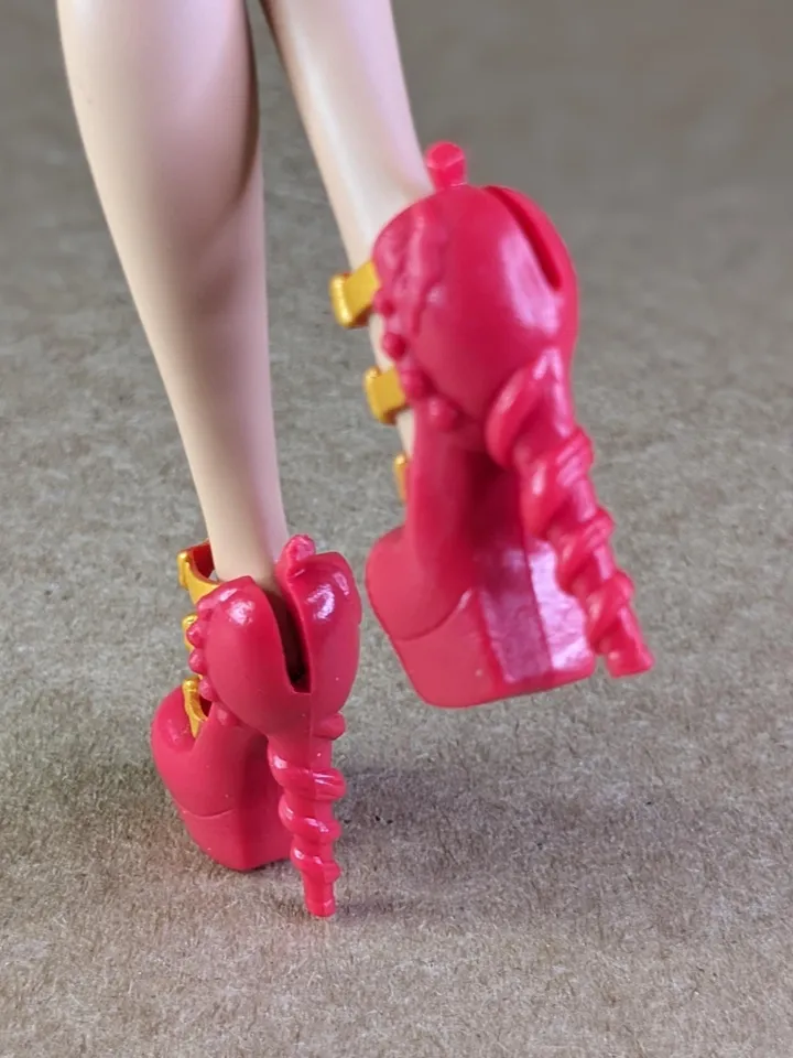 Red shoes with high heels for 10.5 inch female dolls (MH, EAH)