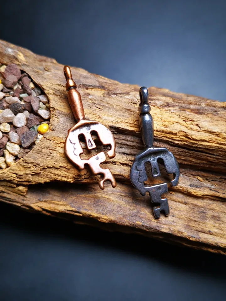 Gandhanra Antique Tibetan Amulet Pendant,The Key of Heart, Trantic Buddhism Dharma, Made of Cold Iron / Brass