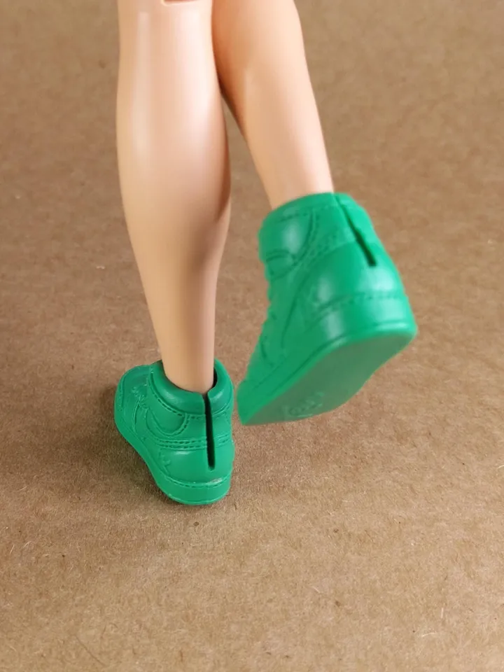 Classic green high top sneakers for 1/6 scale male dolls
