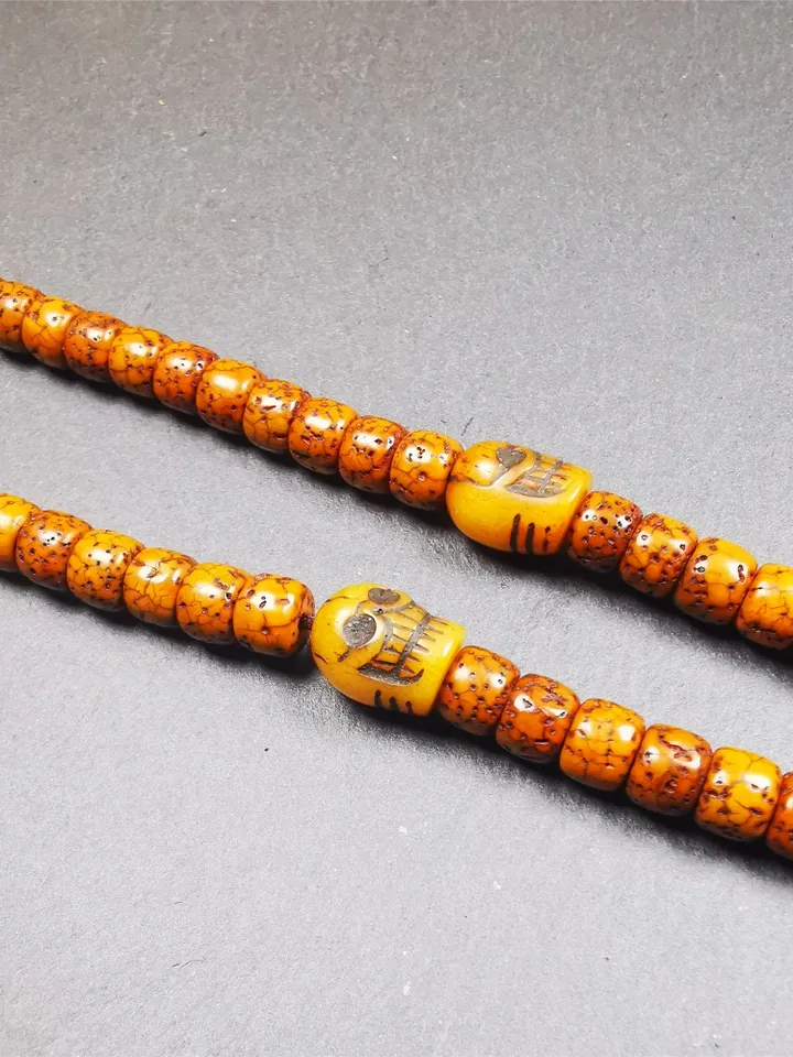 Gandhanra 1 Pair of Yak Bone Skull Beads,Marker Beads for Mala Necklace,Prayer Beads Accessories,0.4" × 0.5"