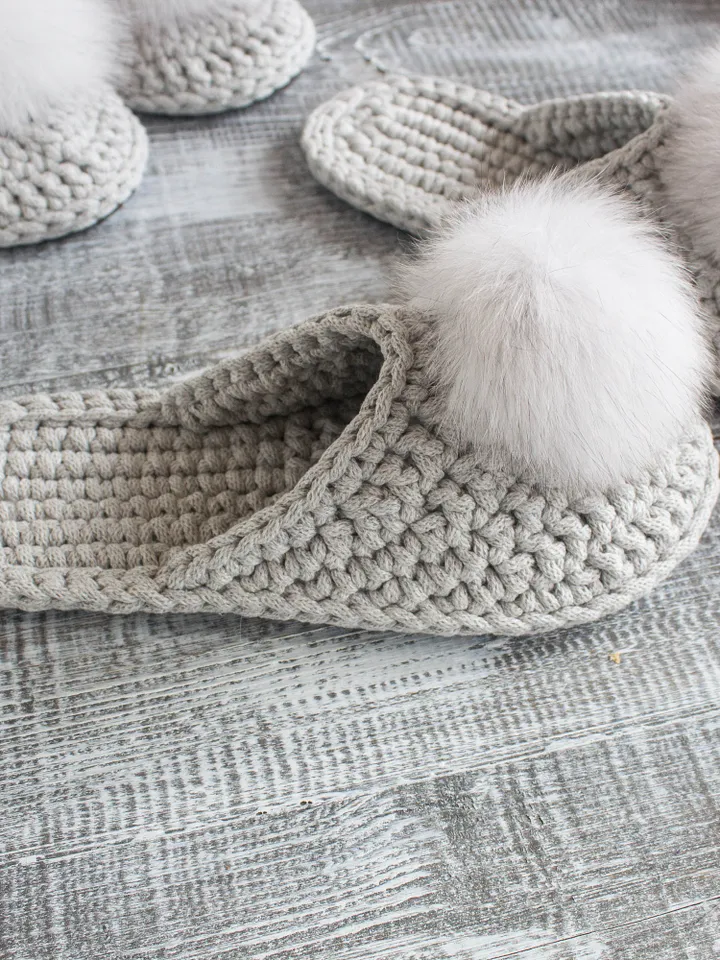 Bride slippers - Bridesmaid slippers - Bridesmaid gift