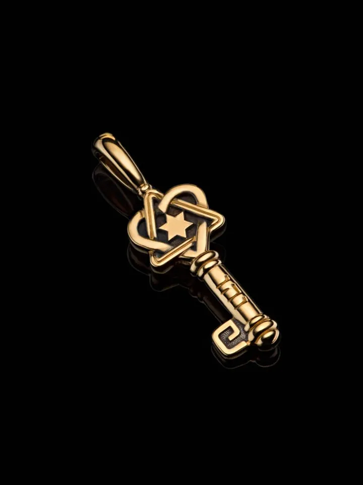 Pendant Key Jewish happiness.
