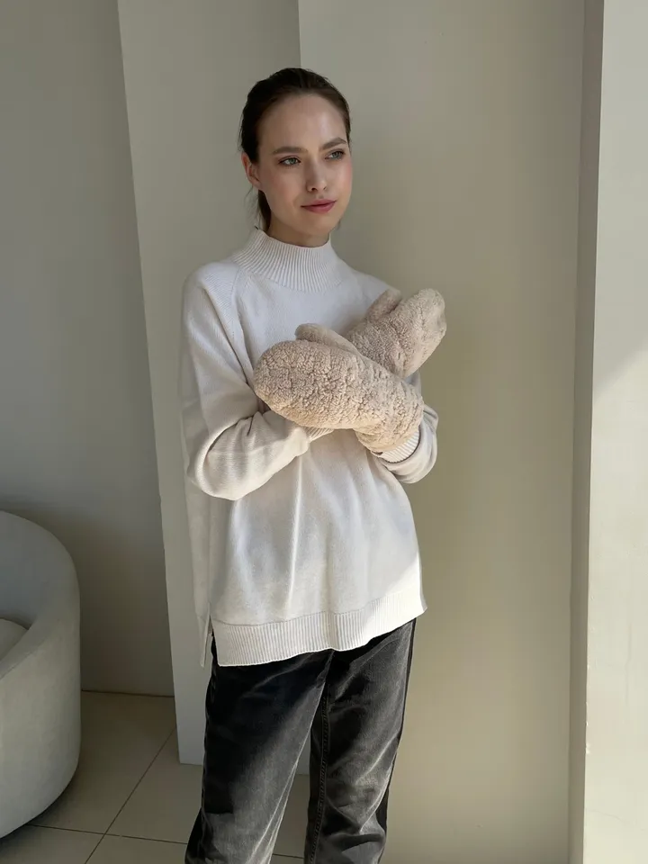 Genuine shearling mittens cream beige colour/ real fur mittens /women cold weather designer gloves / warm cosy mittens/ winter wear