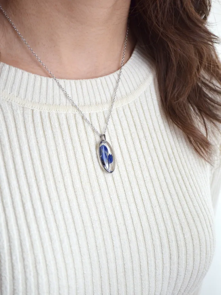 Real Scilla necklace. Scilla pendant in resin. Forest Jewelry.