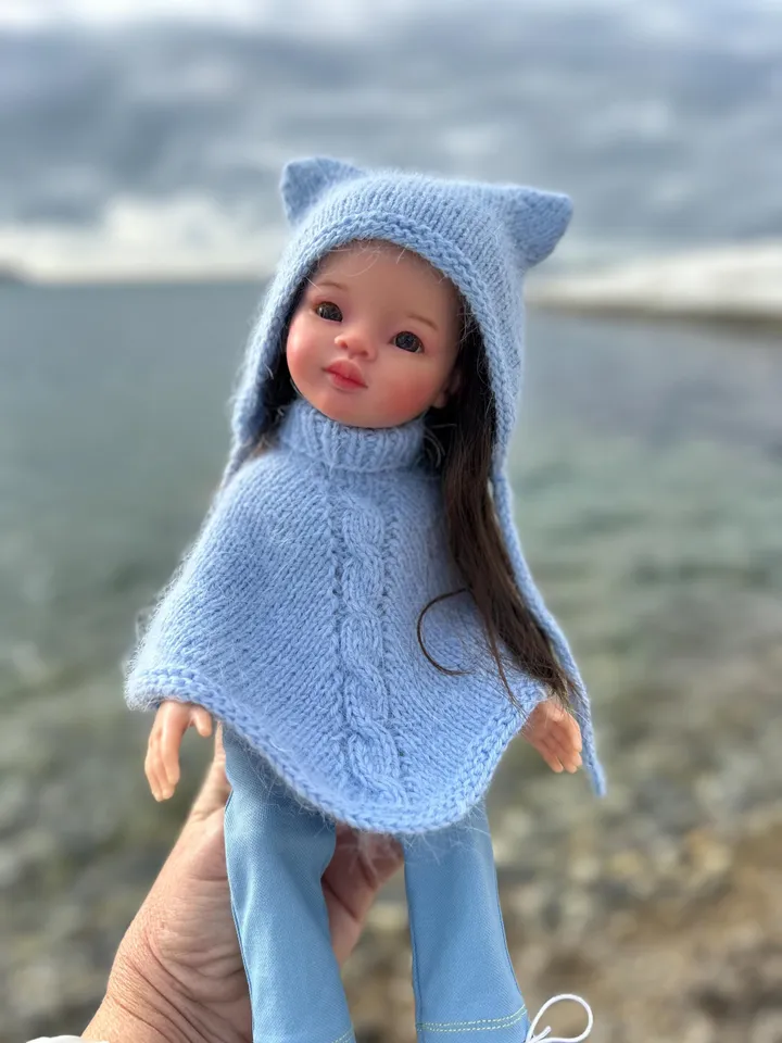Poncho and Kitty Hat for Paola Reina KNIT PATTERN and tutorial for Boneka 12-13 inch doll, Ruby Red Siblies, Les Cheries 32 cm PDF eng