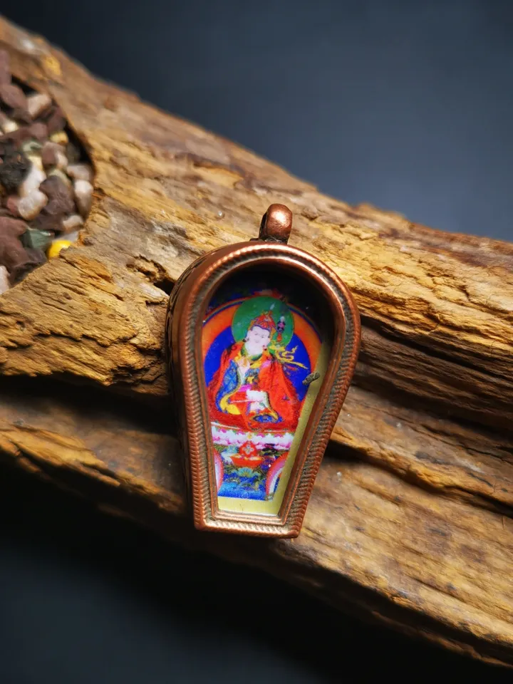 Gandhanra Antique Handmade Gau Ghau Shrine,Guru Rinpoche Gau Amulet, Mini Tibetan Buddhist Altar Amulet Pendant,Made of Red Copper