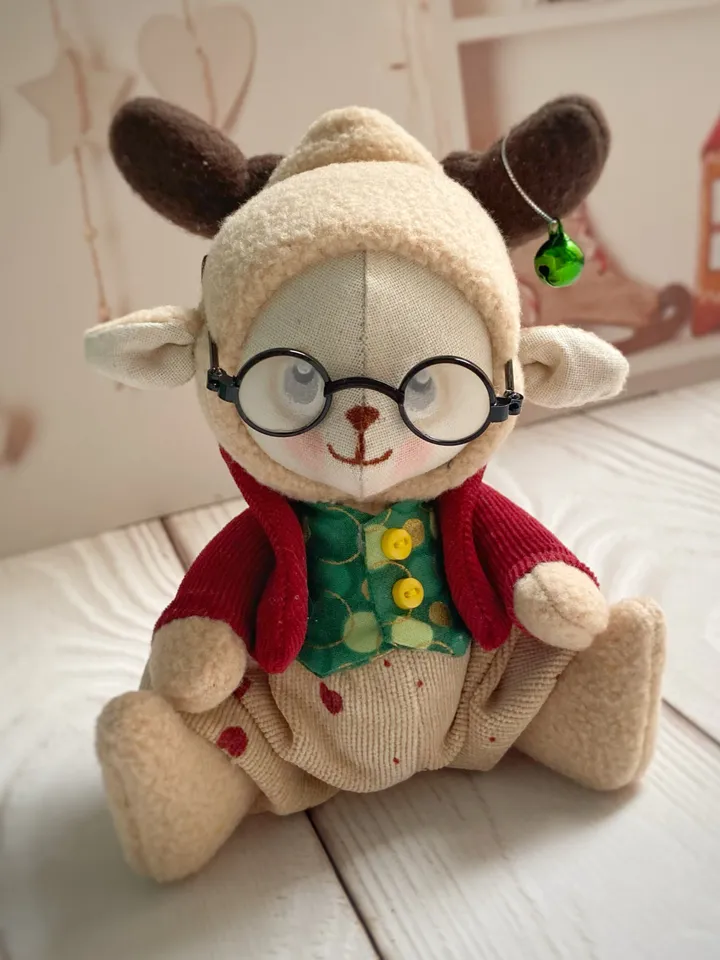 Mini Christmas Moose sewing pattern. DIY Christmas doll.