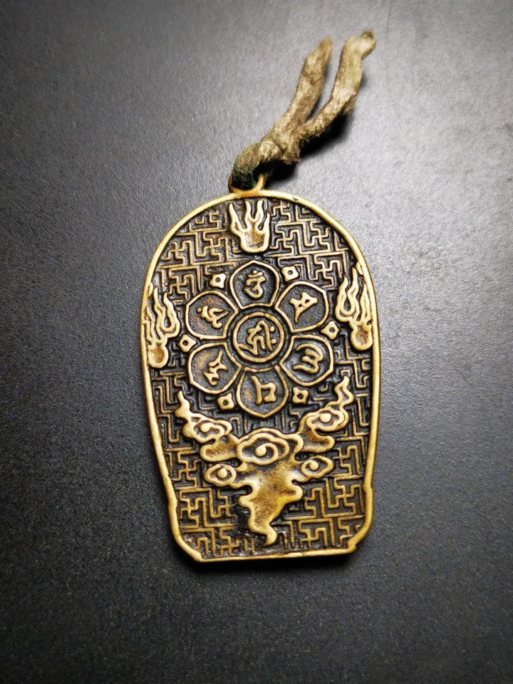 Gandhanra Tibetan Buddhist Amulet,Padmapani,Avalokitesvara,Guanyin Pendant,Made of Brass